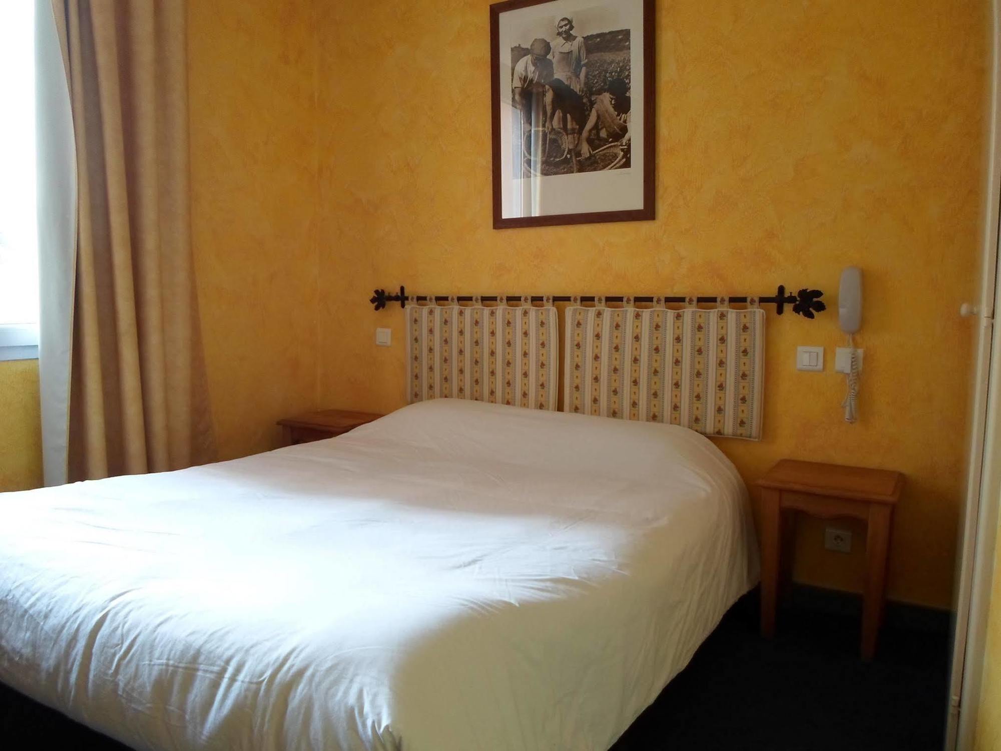 Brit Hotel Acacias Arles Ngoại thất bức ảnh